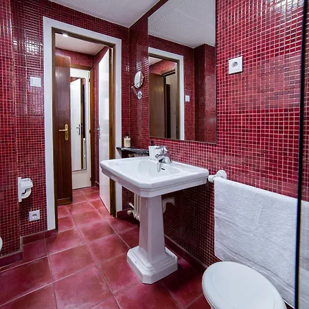 Apartment El Prestigio De Sagasta By Alogest